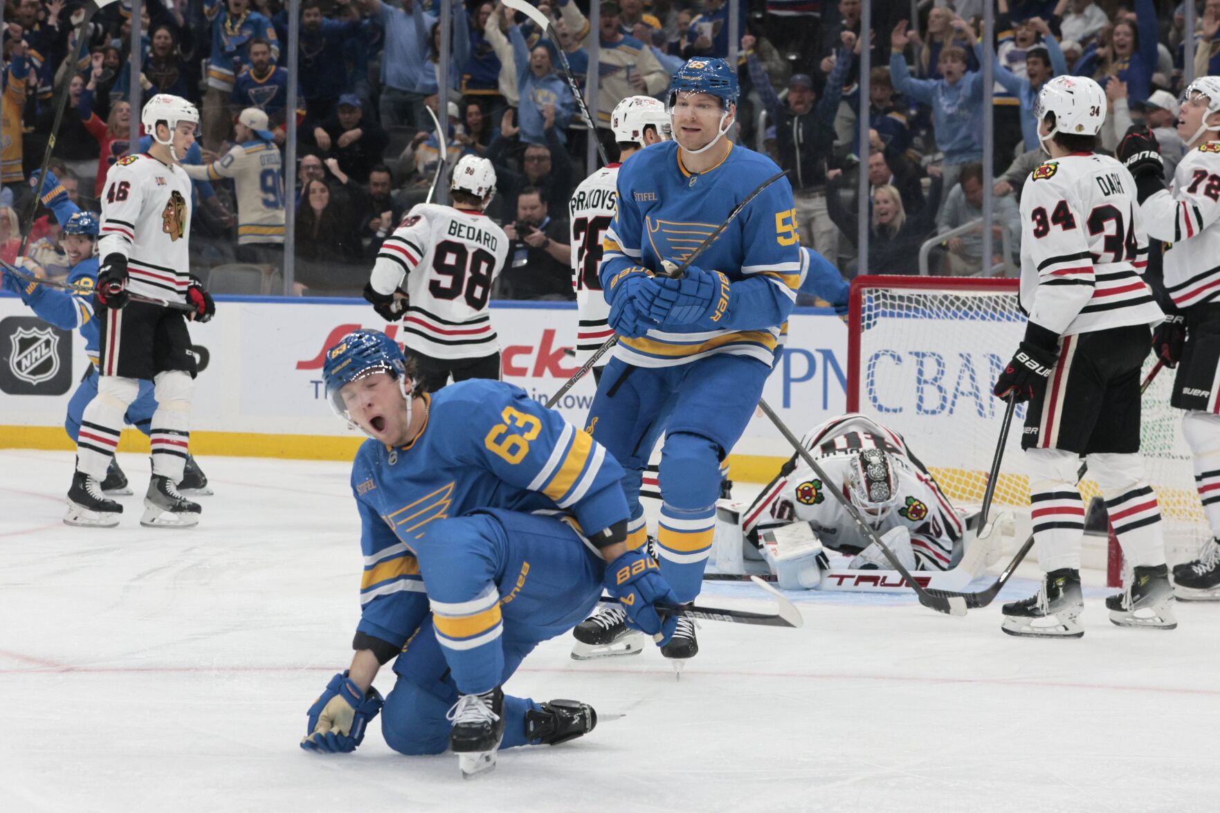 The 最新杏吧原创 Blues host Chicago Blackhawks